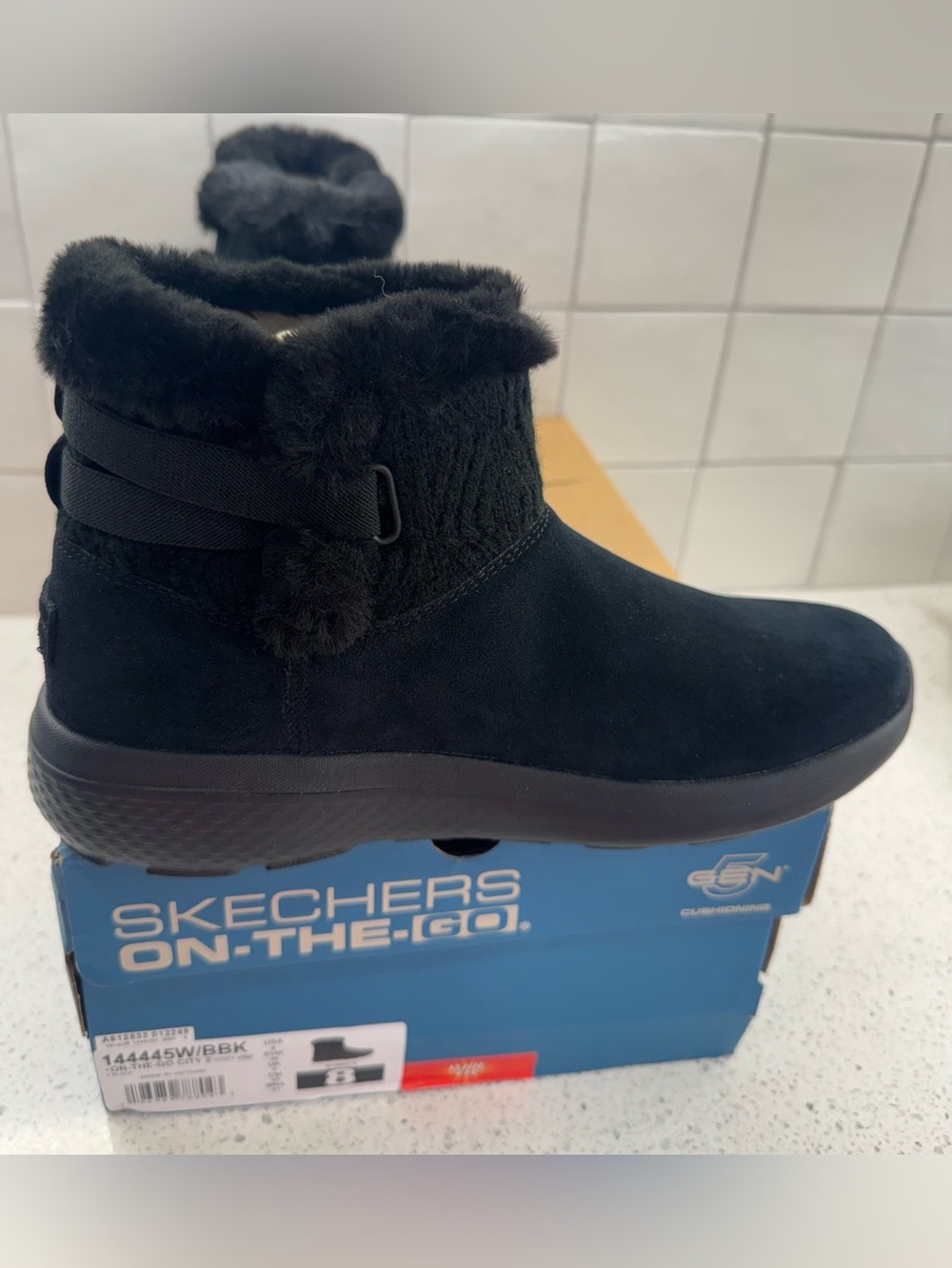 NWT - Skechers GEN5 Black Faux-Fur Knit Cuff Ankle Boots
